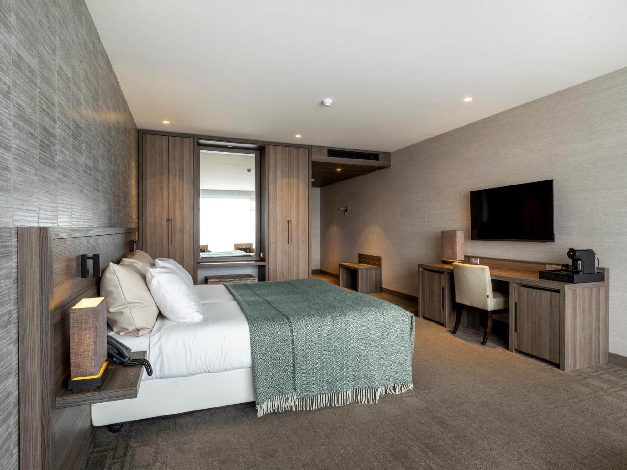 Hotel Der Valk 4*